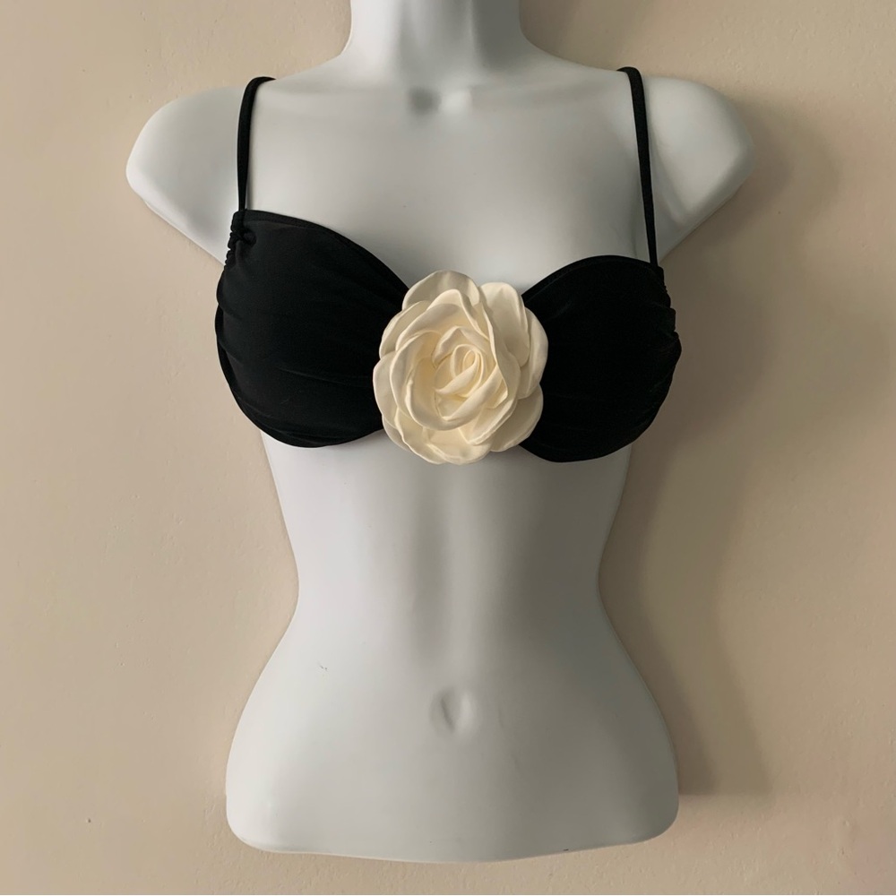 Elegant Black and Cream Floral Women's Bra